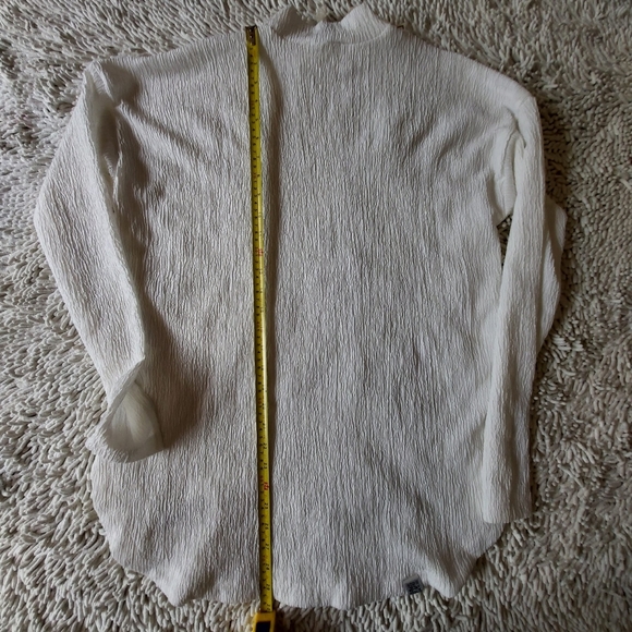 THEGIVINGMOVEMENT white coord set (2 pieces)- size small (top) & XS (pants) - Picture 4 of 14